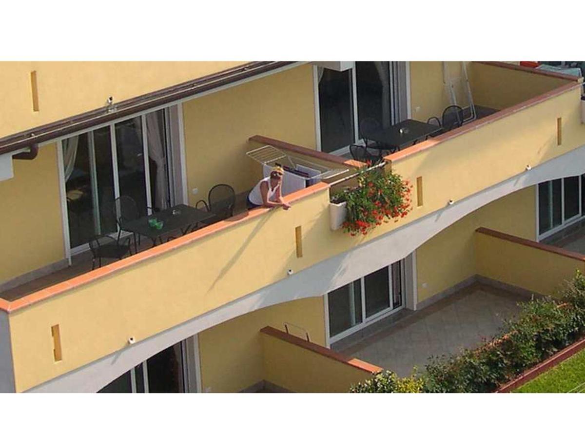 Residence Miralago Rooms & Apartments マネルバ・デル・ガルダ エクステリア 写真