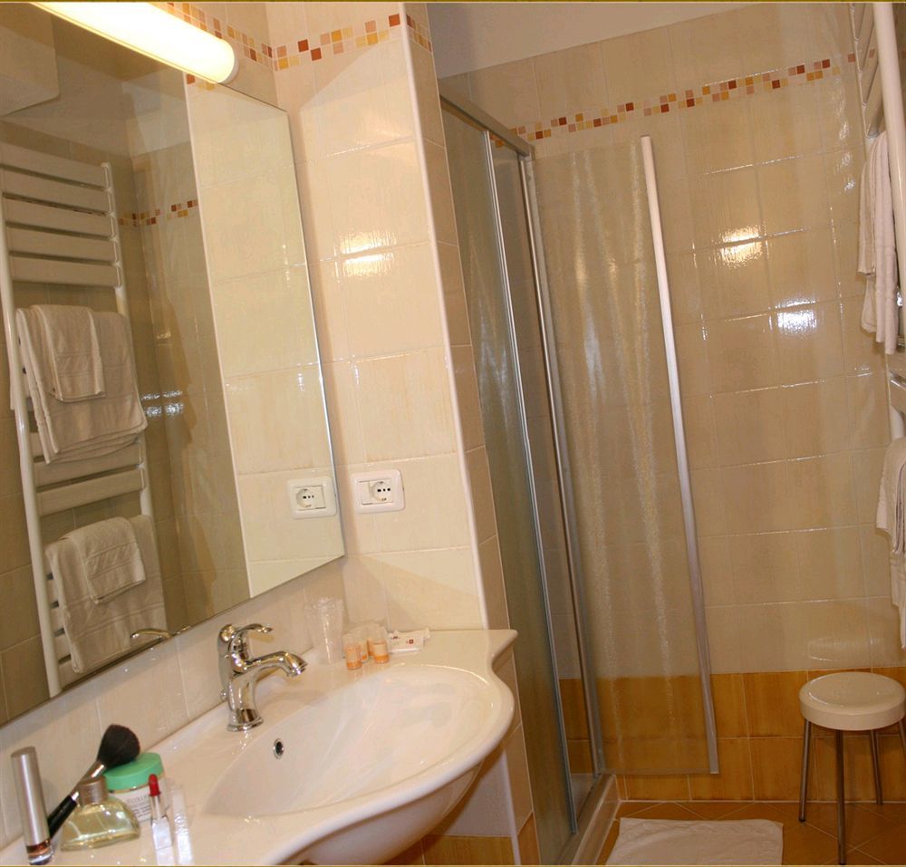 Residence Miralago Rooms & Apartments マネルバ・デル・ガルダ エクステリア 写真
